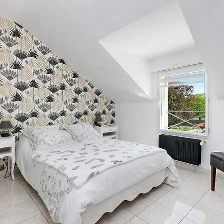 Chez Anne-marie Et Constant Bed & Breakfast